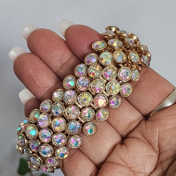 Beautiful Iridescent Crystal Statement Stretch Bracelet and Ring - Picture 10 of 12